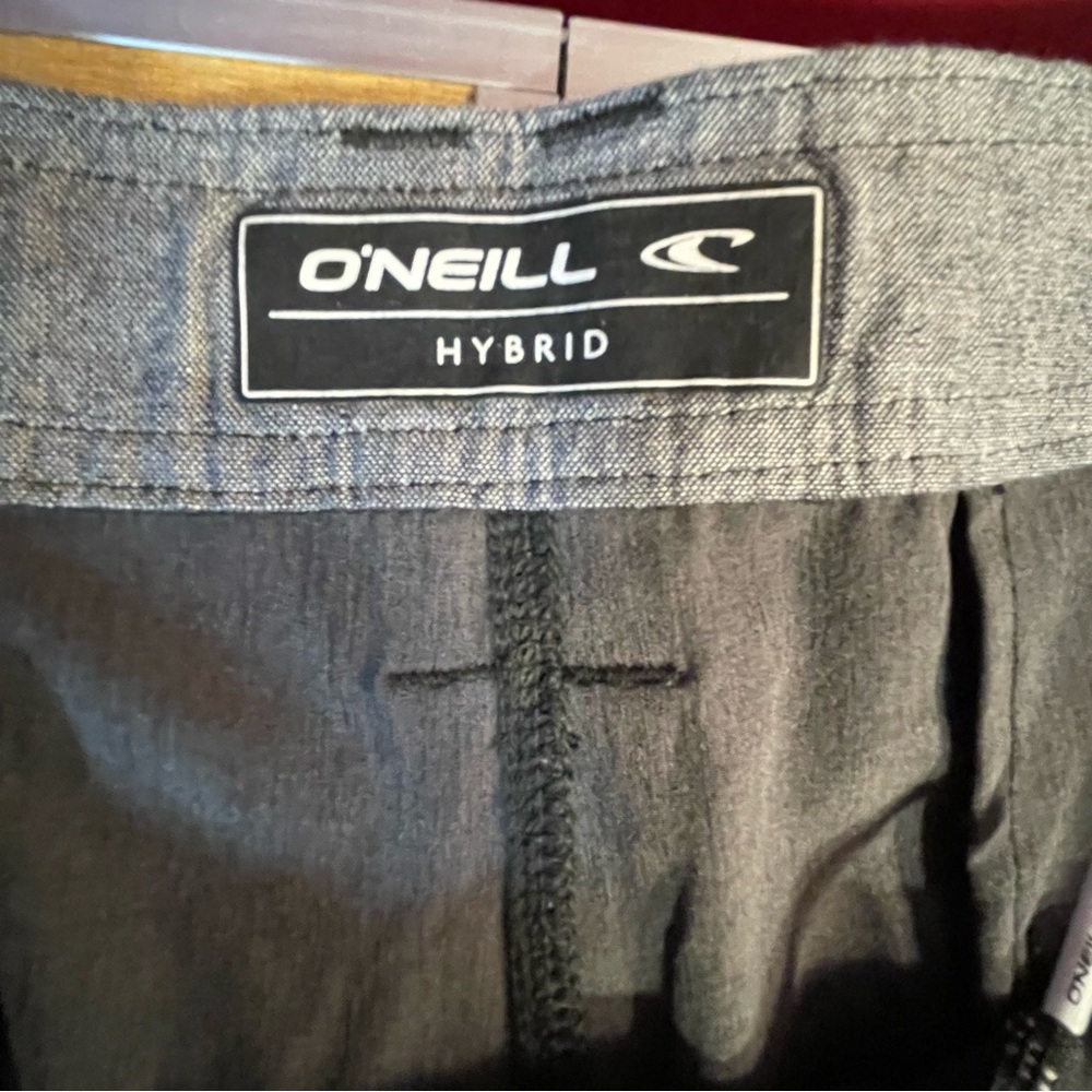 O'Neill Men's Charcoal Flat Front Shorts - Picture 5 of 6